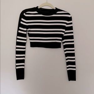 bebe Black and White | Long Sleeve Crop Top